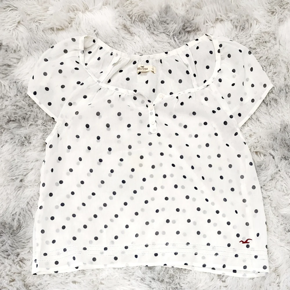 $3 - If Bundled | HOLLISTER | White Polka Dot Top | Small - Picture 1 of 6